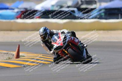 media/Oct-09-2022-SoCal Trackdays (Sun) [[95640aeeb6]]/Turn 2 (1110am)/